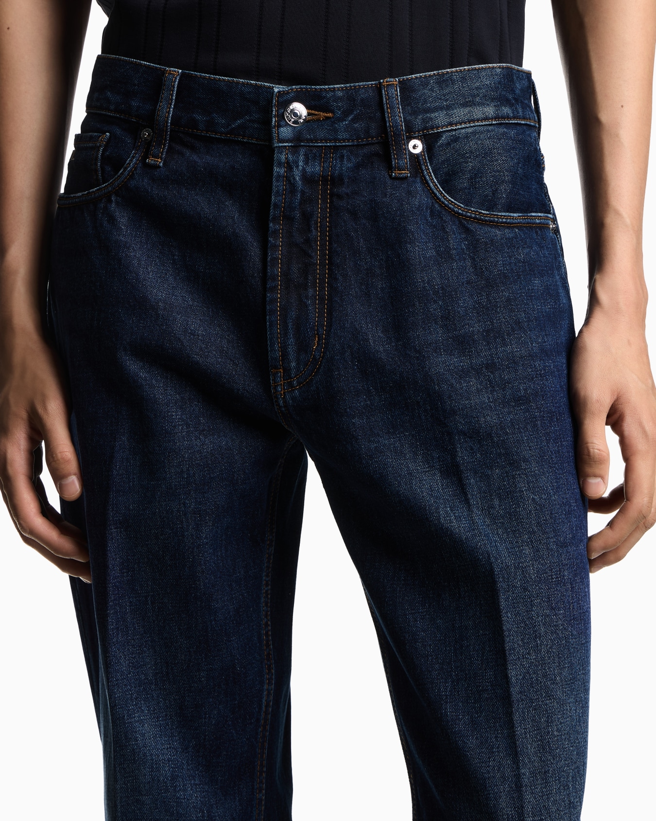 J76 Straight Fit Jeans aus stonewashed Denim Folie 4