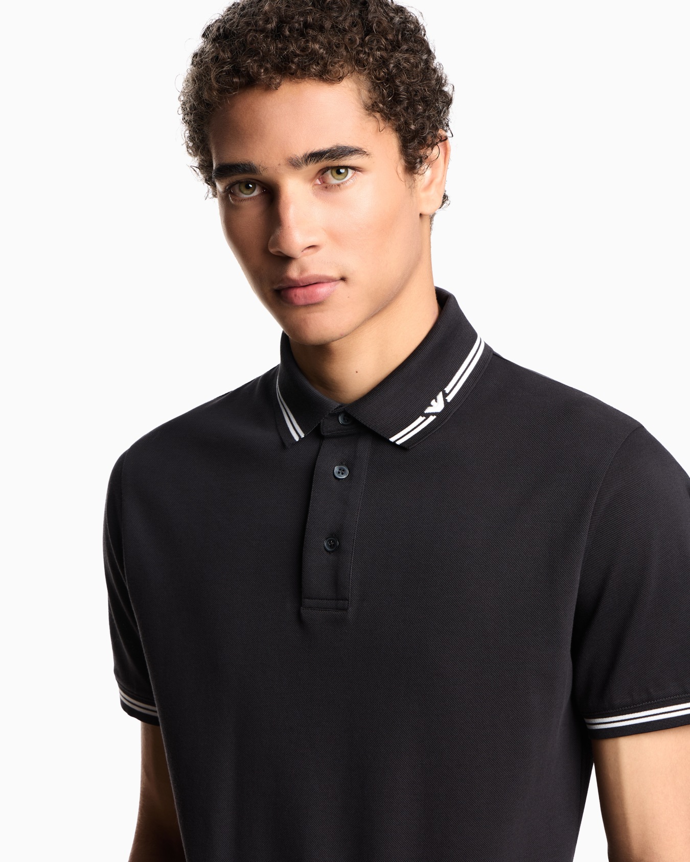 Piqué polo shirt with piped collar Slide 4