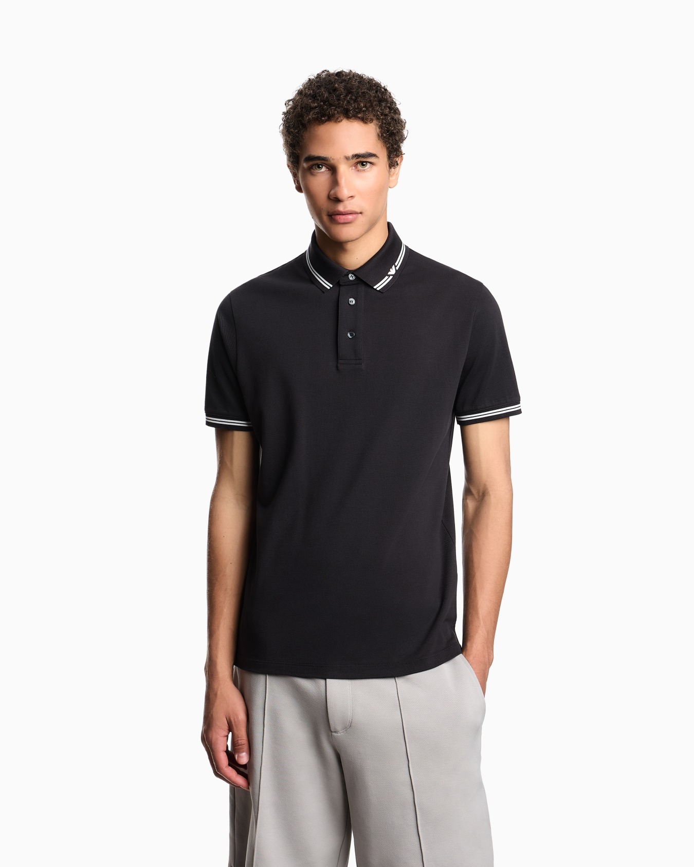Piqué polo shirt with piped collar Slide 3