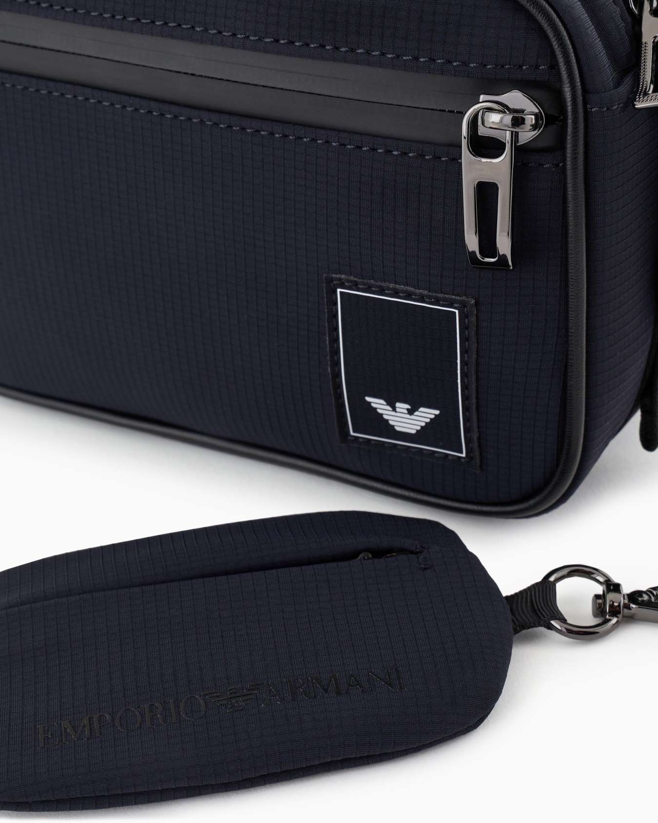 Travel Essentials nylon tech case Slide 4