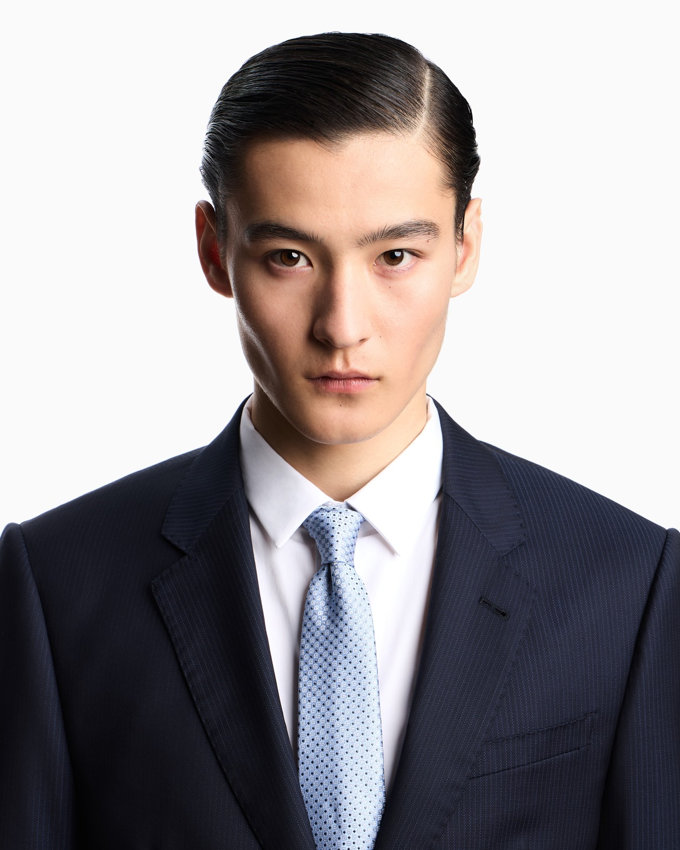 Pure silk tie with jacquard op-art micro-pattern Slide 2