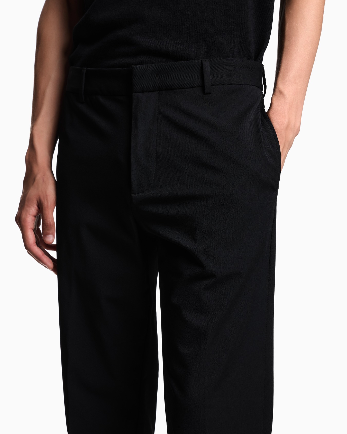 Chinos in nylon stretch twill Slide 5