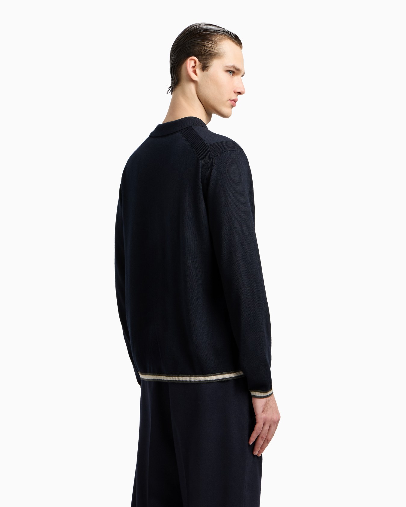 Polo-shirt collar jumper in pure virgin wool Slide 3