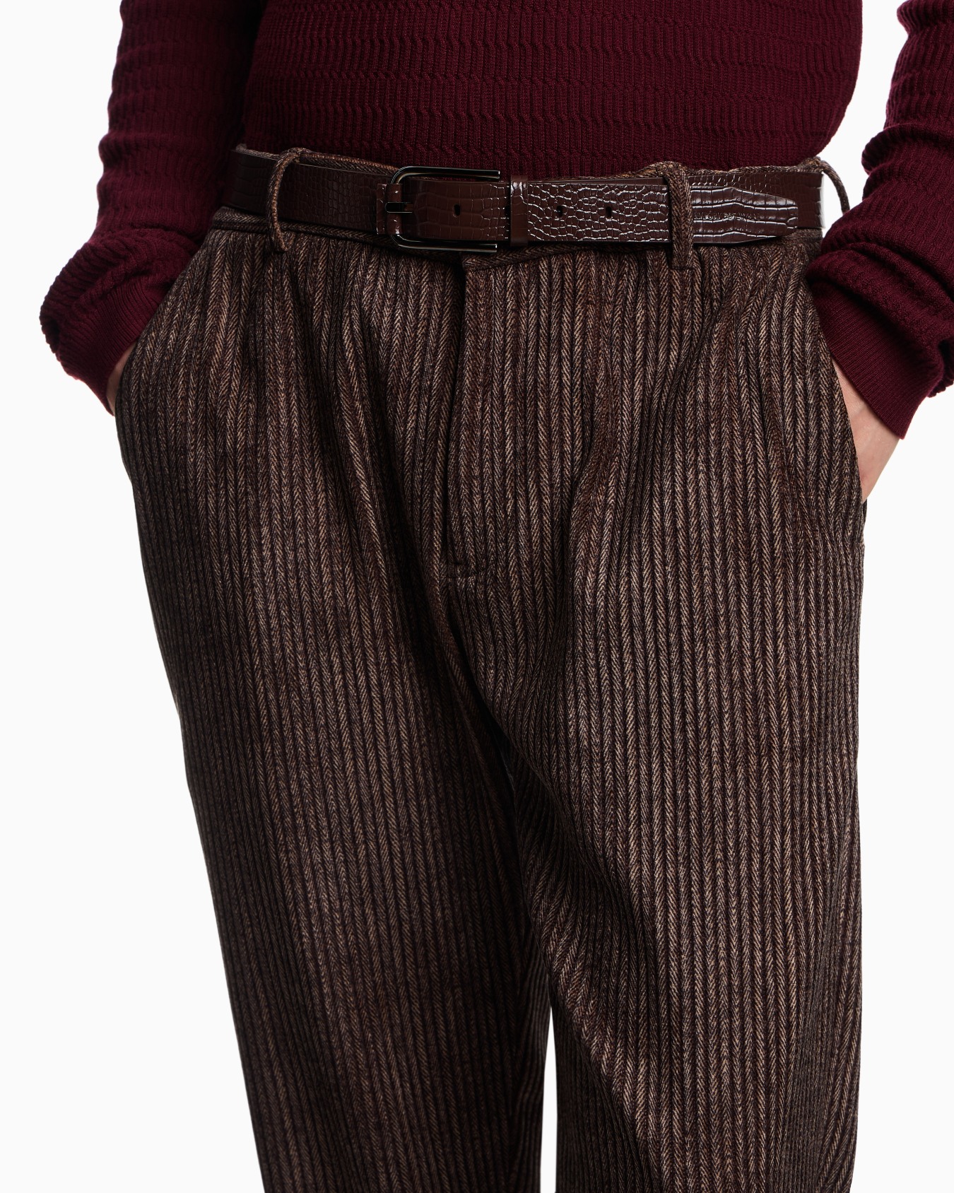 Printed corduroy trousers Slide 4