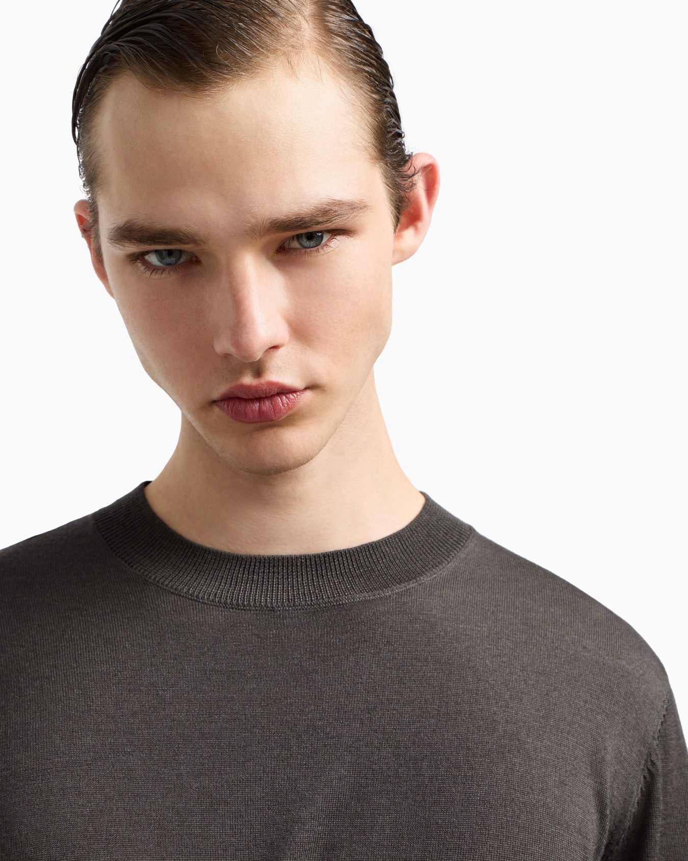 Travel Essentials plain-knit virgin-wool jumper Slide 5