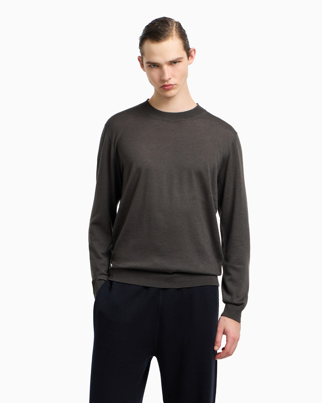 Travel Essentials plain-knit virgin-wool jumper Slide 4