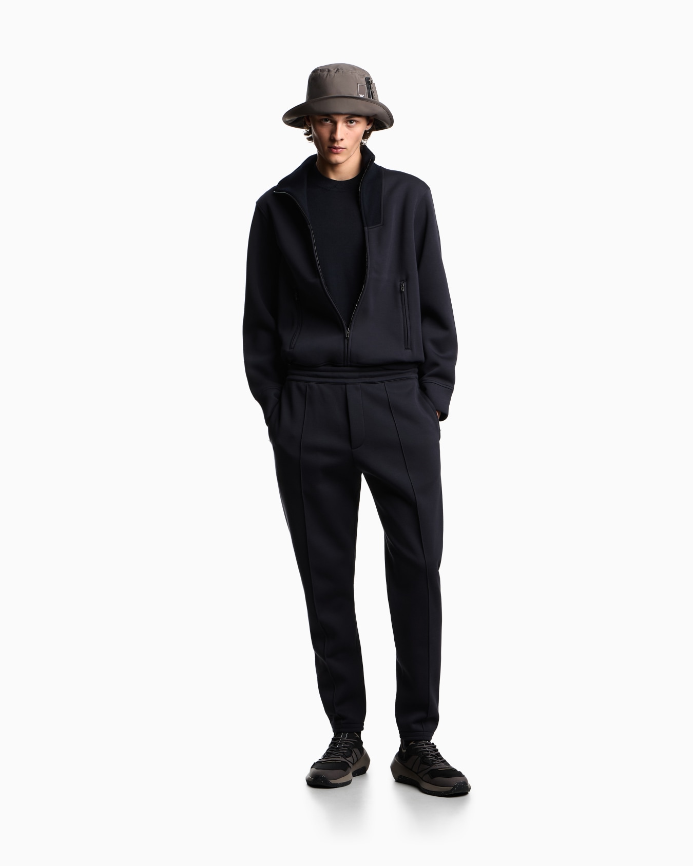 Travel Essentials plain-knit virgin-wool jumper Slide 1