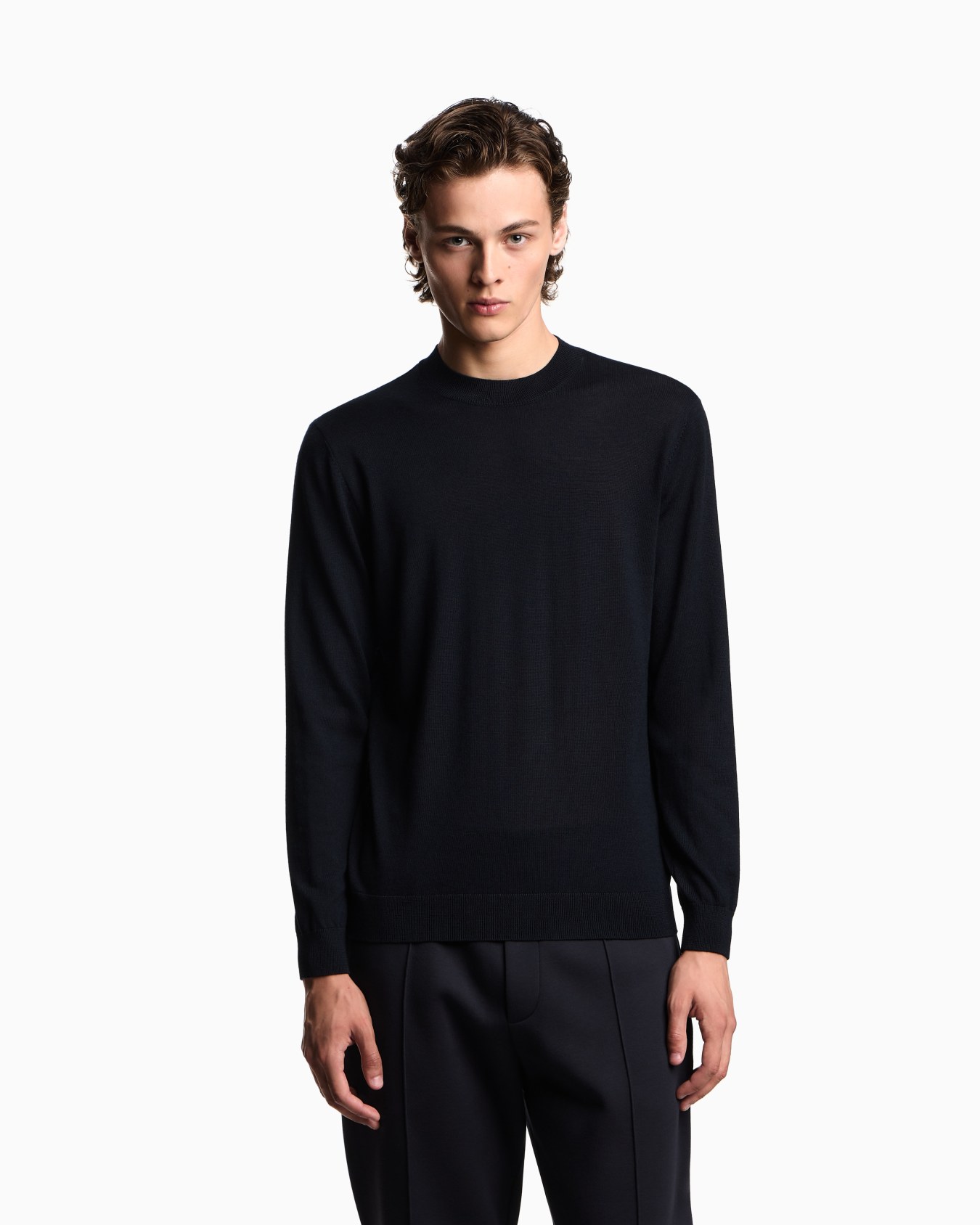 Travel Essentials plain-knit virgin-wool jumper Slide 3