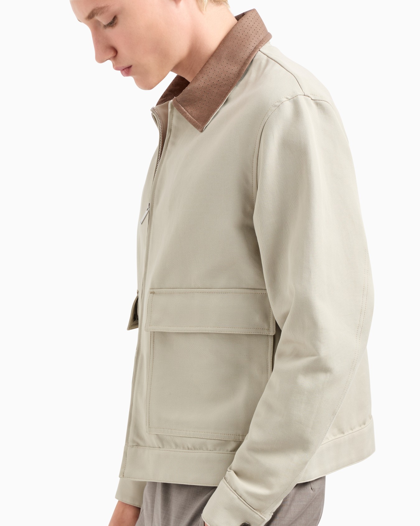 Blouson compact en gabardine avec col en cuir suédé Diapositive 4