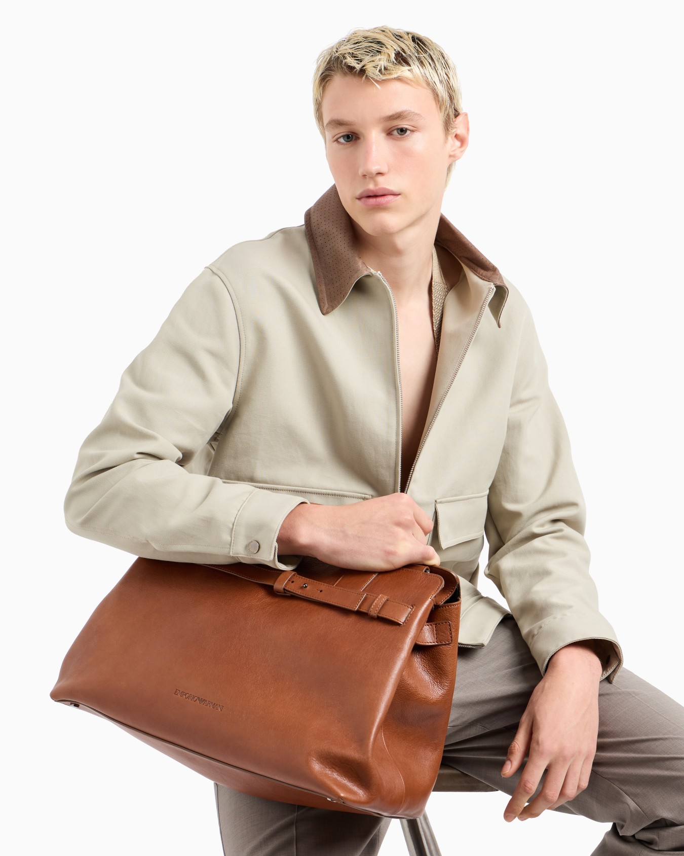 Blouson compact en gabardine avec col en cuir suédé Diapositive 5
