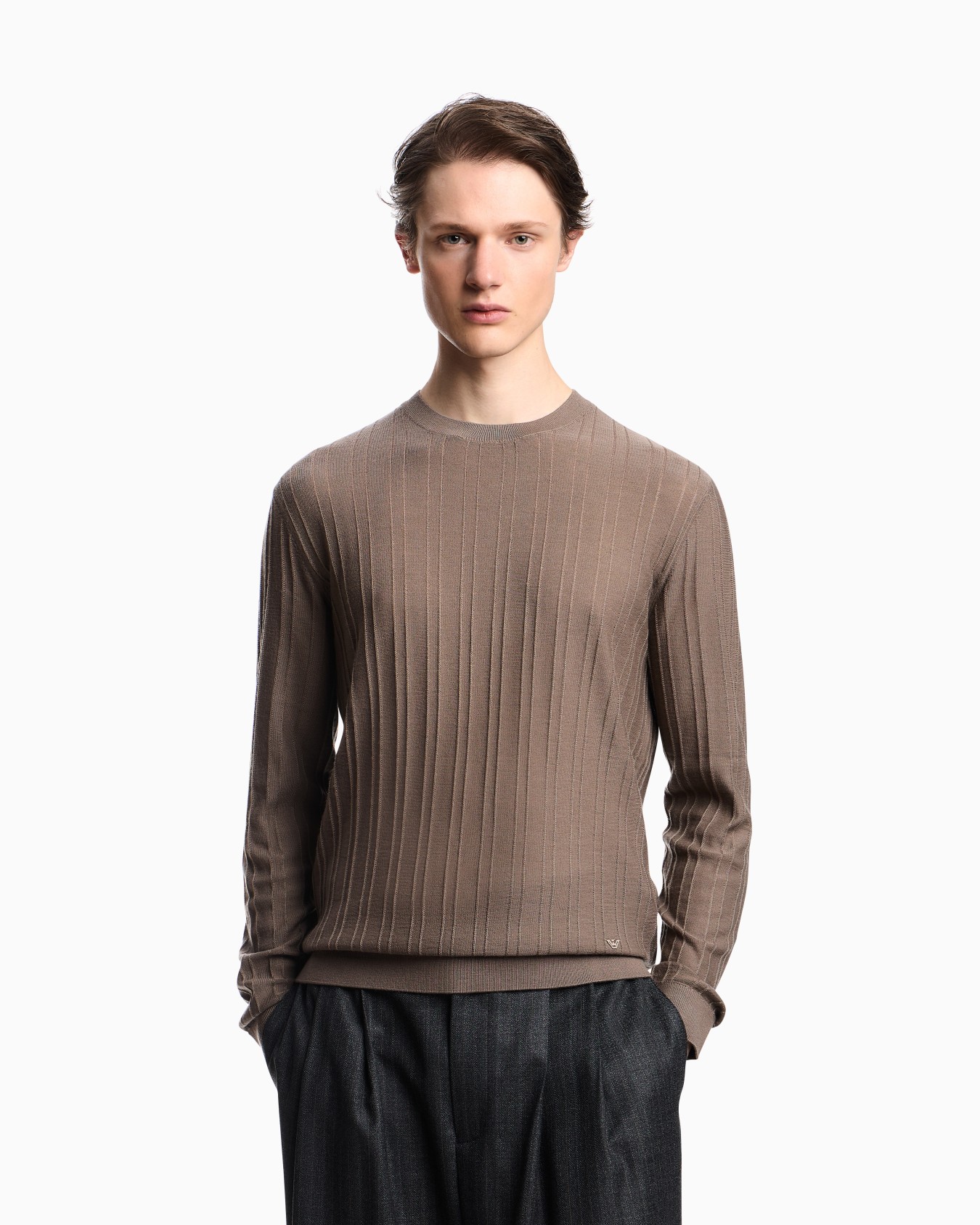 Virgin wool jumper with embossed jacquard pattern Slide 3