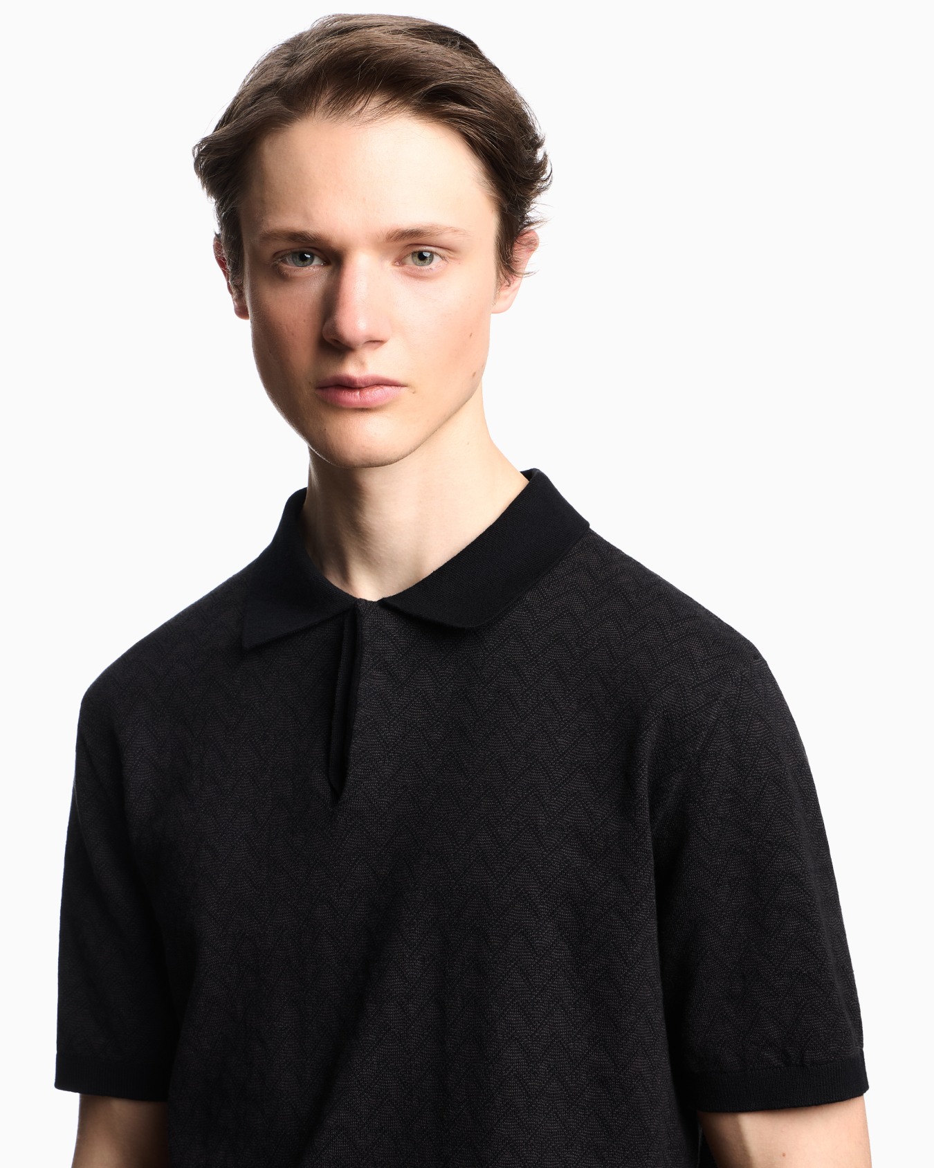 Icon polo-collar jumper in chevron-motif jacquard Slide 4