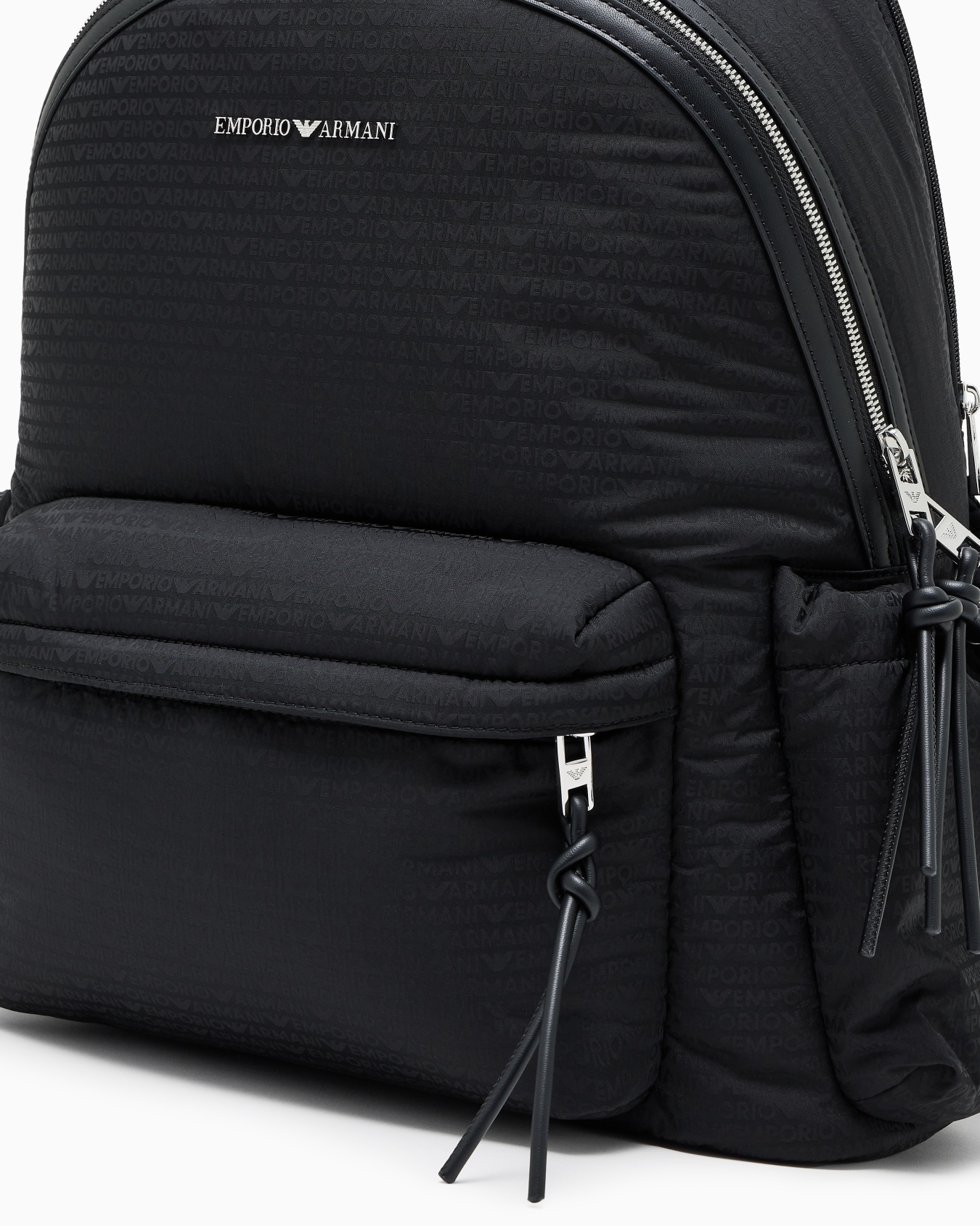 Runder Rucksack aus Nylon mit Monogramm-Schriftzug Folie 4