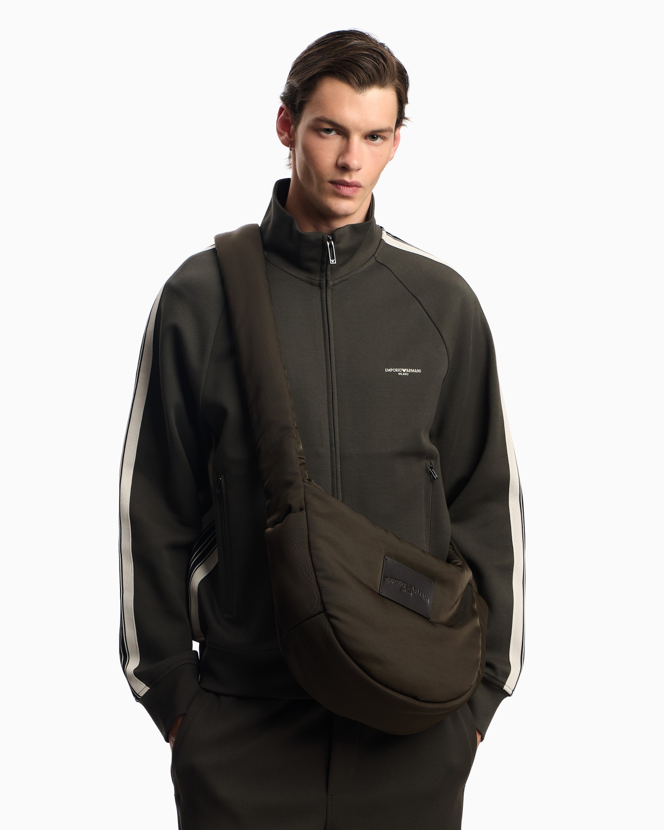 Padded nylon shoulder bag Slide 5