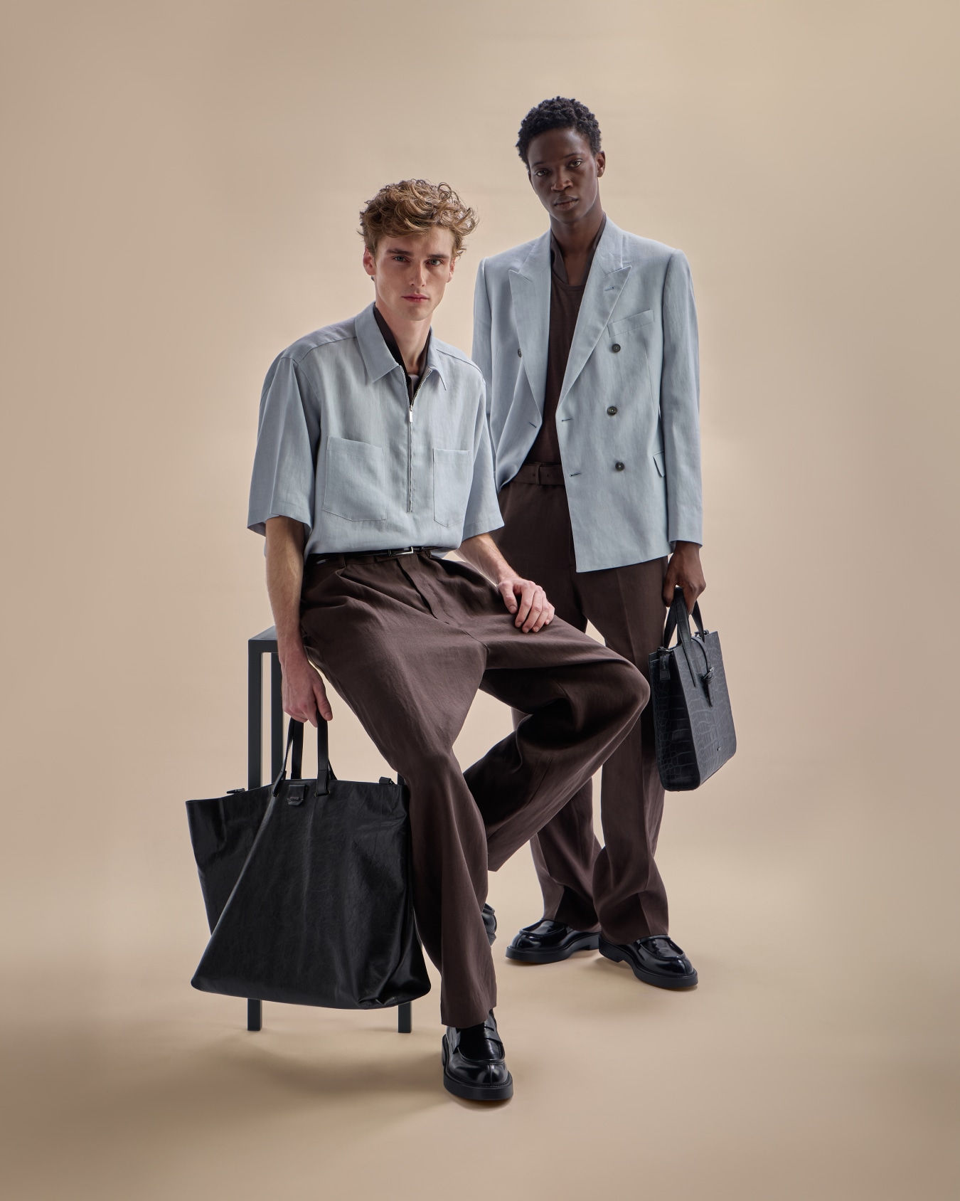 Pure linen shirt with partial zip Slide 6