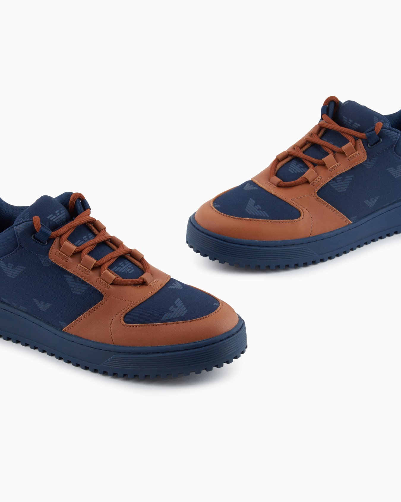 Canvas sneakers with all-over eagles Slide 4