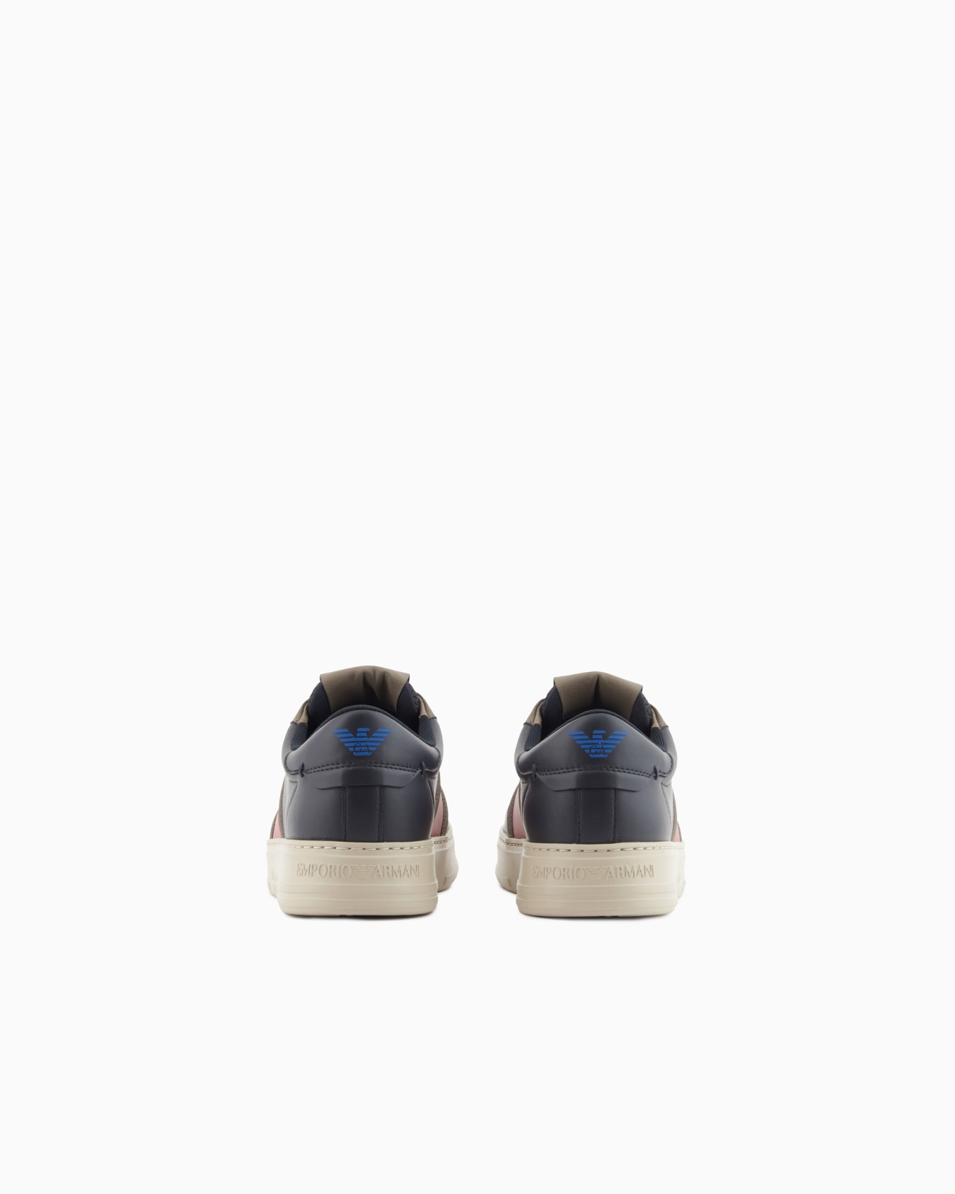 Sneakers en cuir avec détails contrastés Diapositive 3