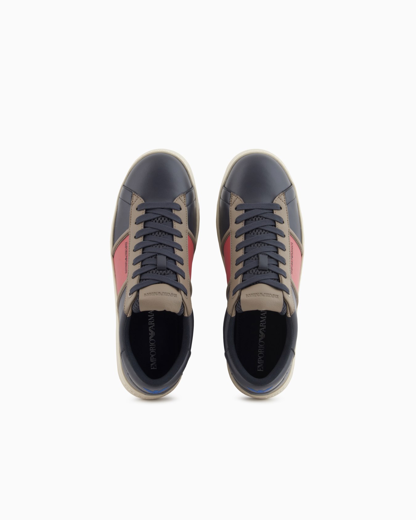 Sneakers en cuir avec détails contrastés Diapositive 2