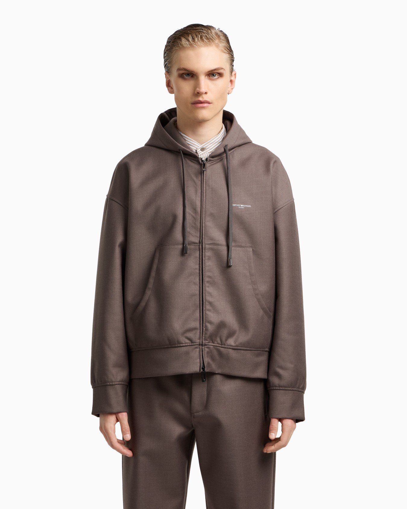 Sweat-shirt à capuche et fermeture zippée en laine froide Diapositive 4