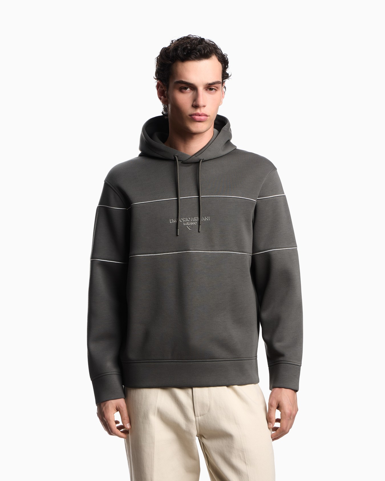 Double-jersey hooded sweatshirt with 3D-effect logo Slide 3