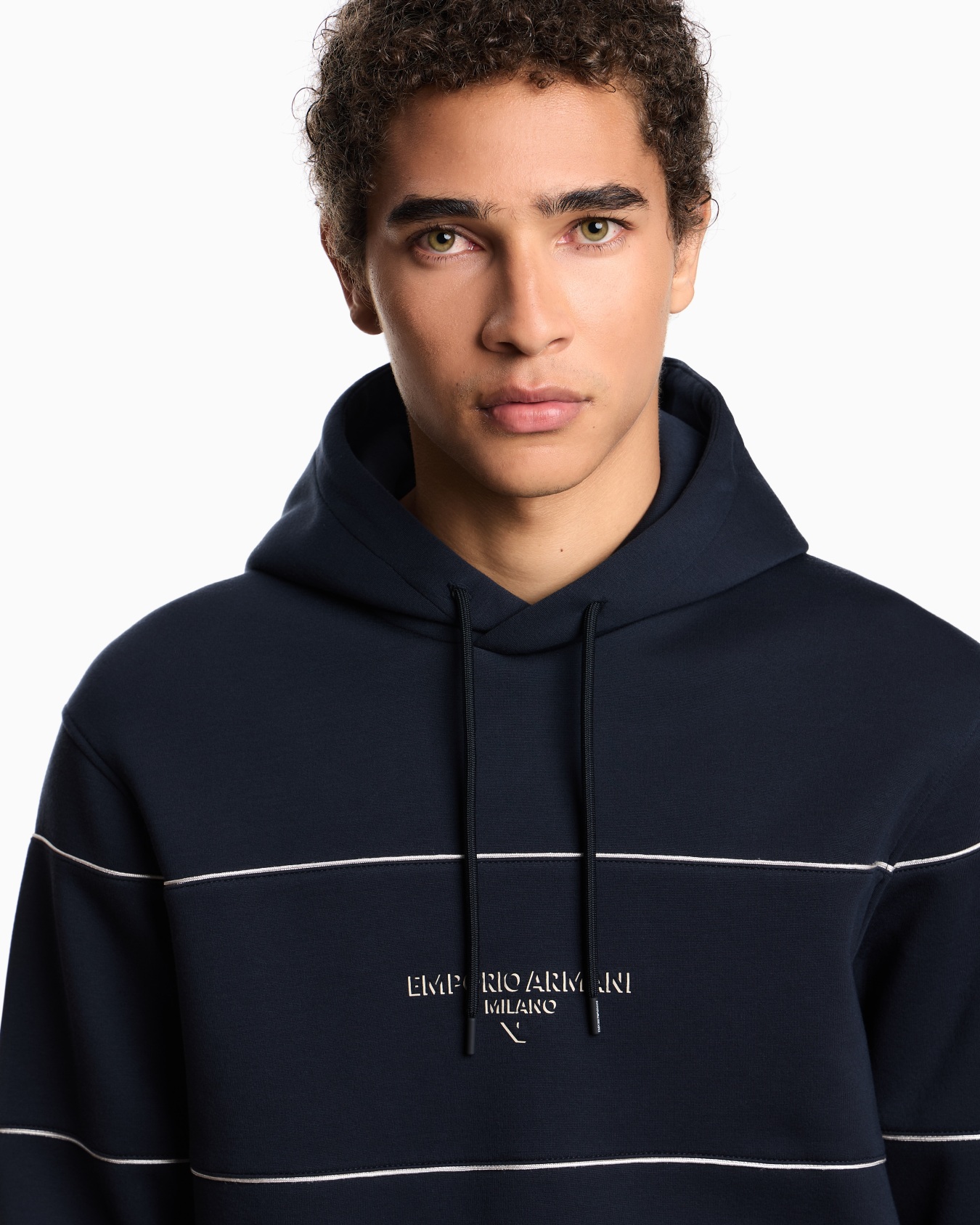 Sudadera de punto doble con capucha y logotipo efecto tridimensional Diapositiva 4