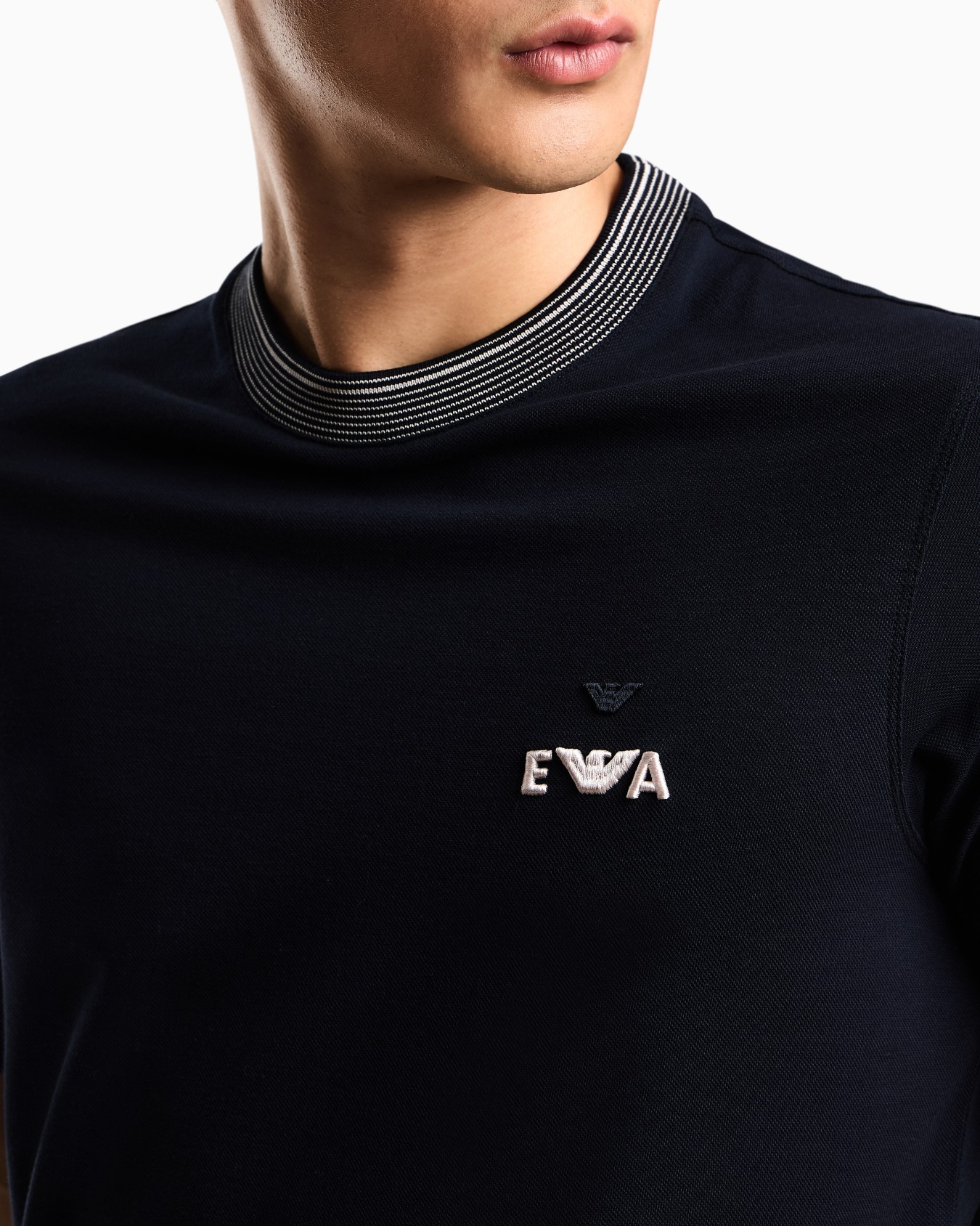 ASV piqué T-shirt with super-embossed EA embroidery Slide 4