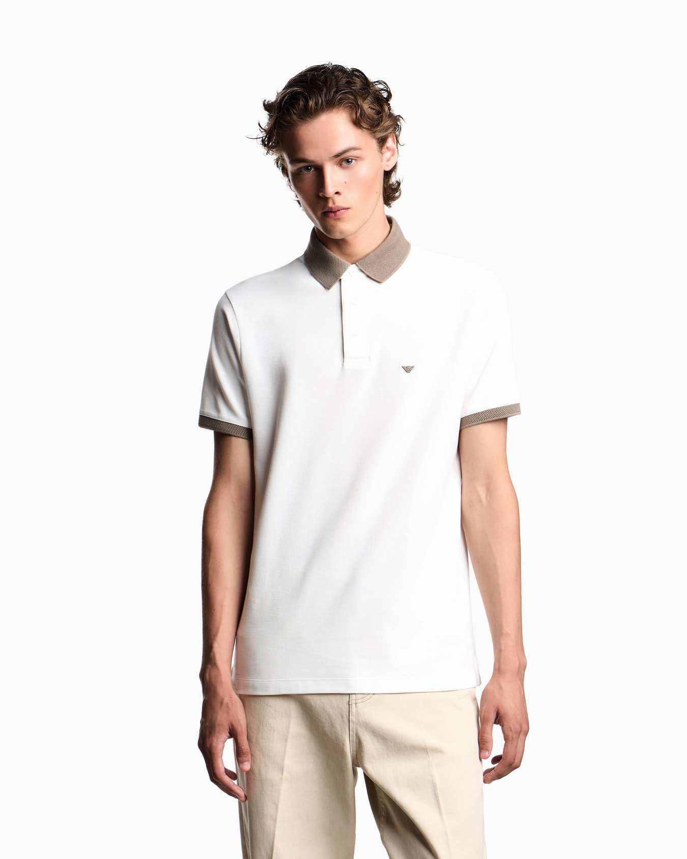 Polo en piqué avec bords en maille contrastés Diapositive 3