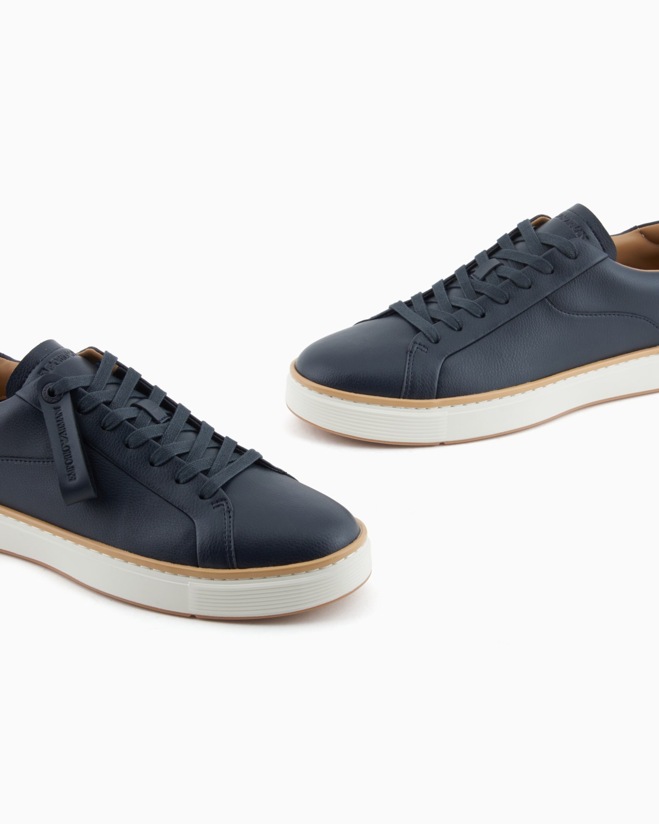 Leather sneakers with a contrasting welt Slide 4