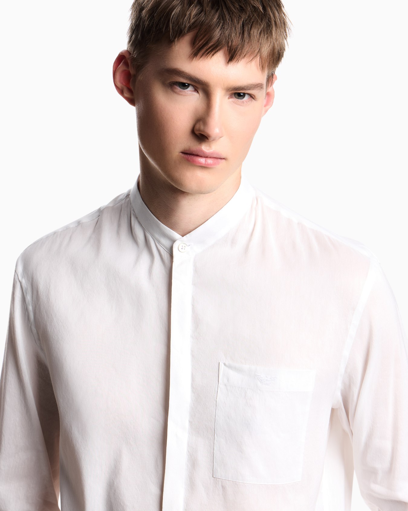 Linen and silk blend chambray shirt with guru collar Slide 4