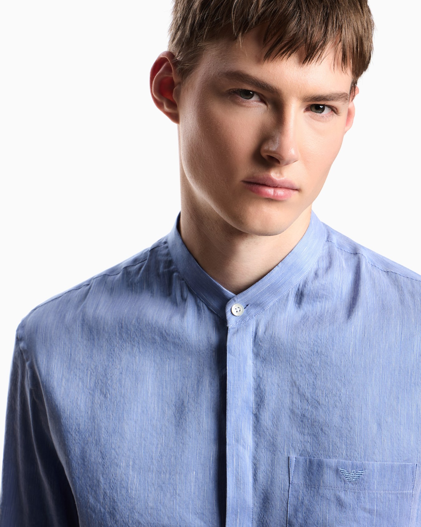 Linen and silk blend chambray shirt with guru collar Slide 4