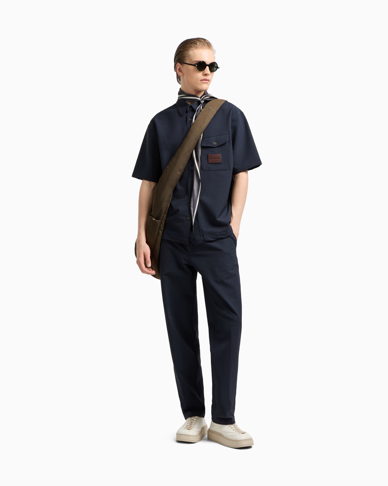 Nylon seersucker chinos Slide 2