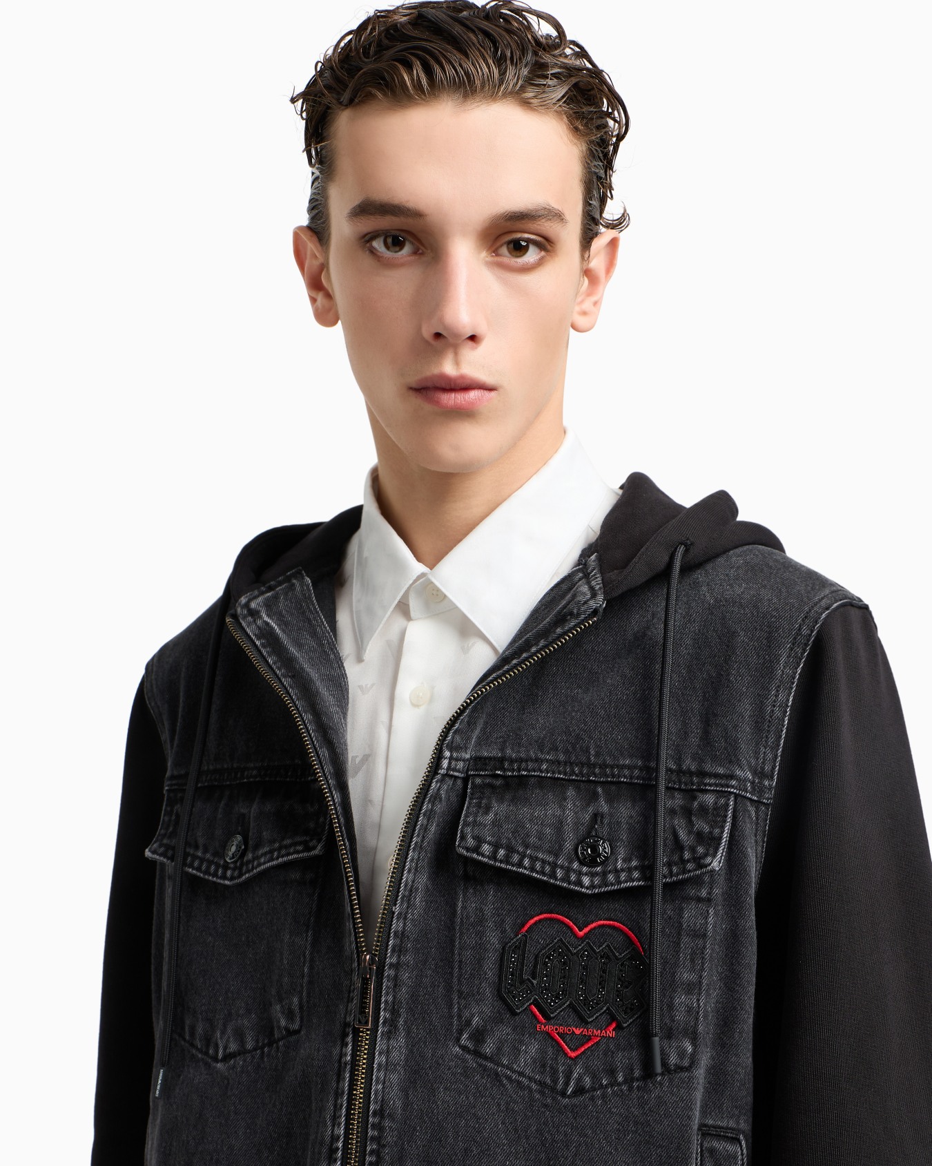 Blouson aus Denim und Jersey mit Stickerei aus der Sonderkollektion zum Valentinstag Folie 5
