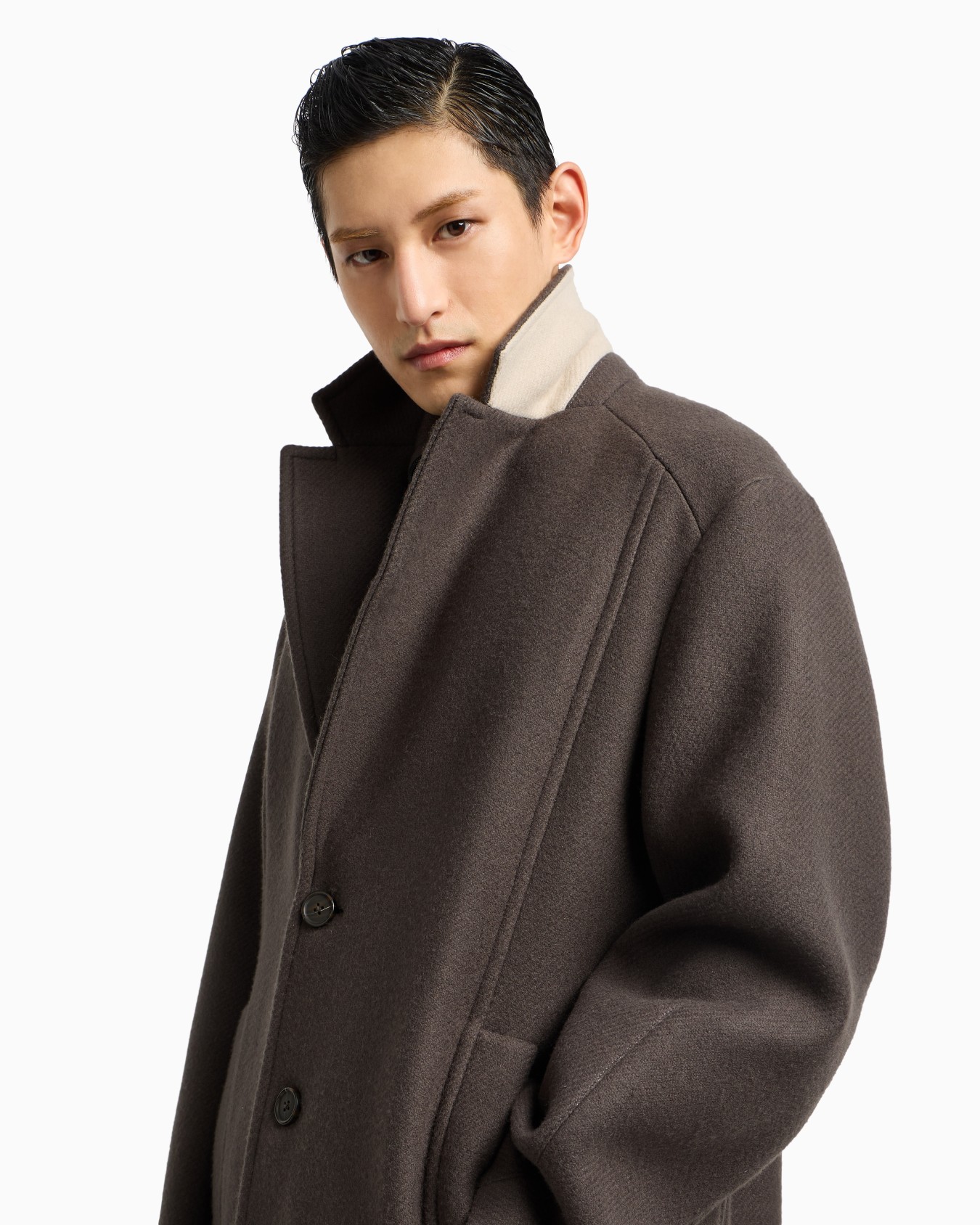Coat in a virgin wool cloth twill with a detachable inner panel Slide 5