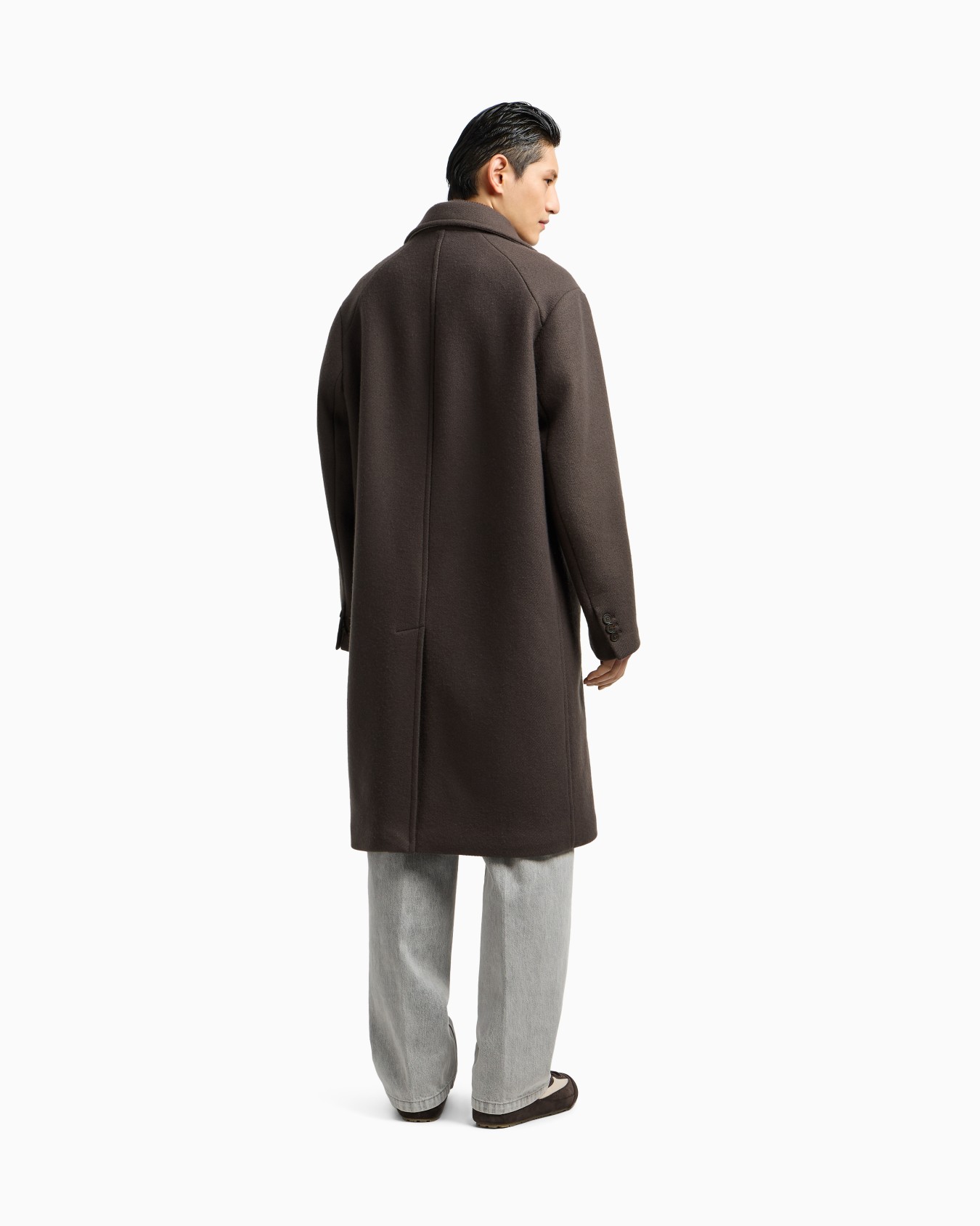 Coat in a virgin wool cloth twill with a detachable inner panel Slide 3