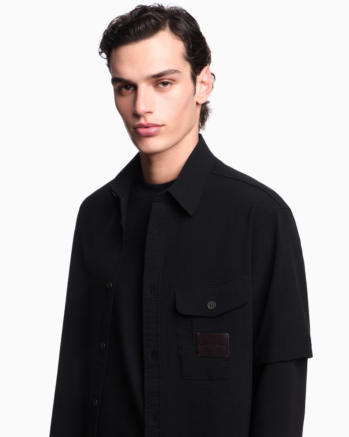 Short-sleeved oversized shirt in nylon seersucker Slide 4