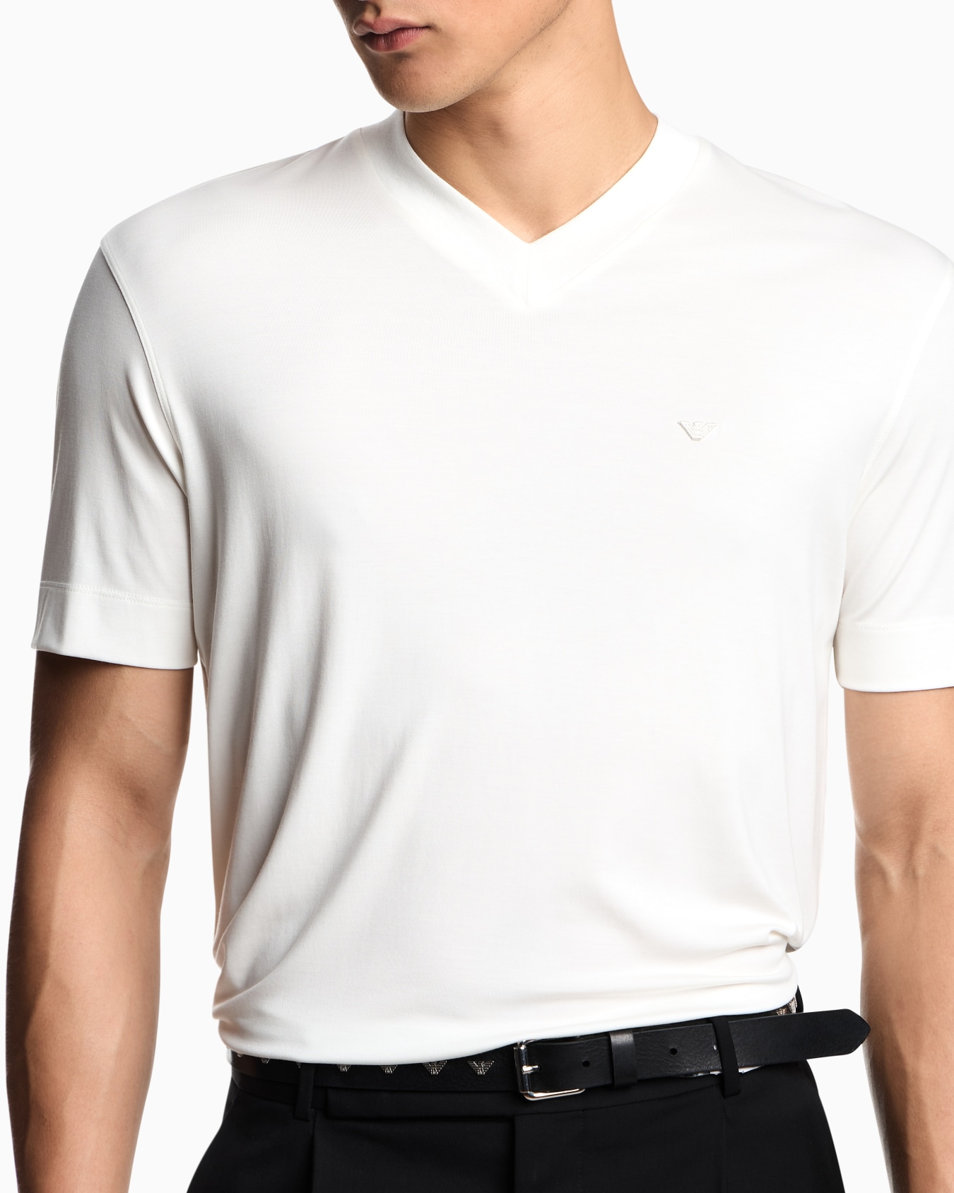 Modal jersey V-neck T-shirt with micro eagle embroidery Slide 4