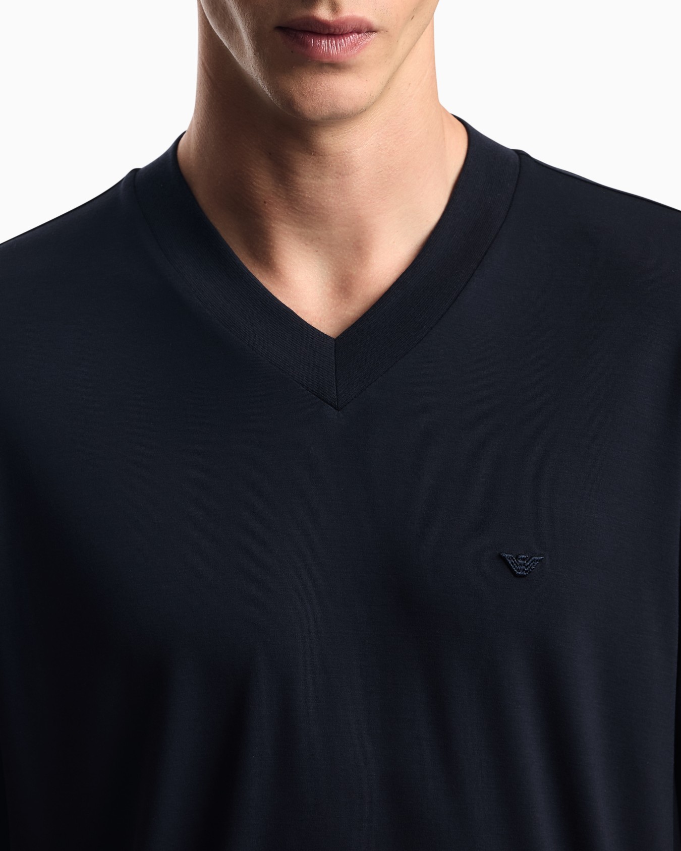 Modal jersey V-neck T-shirt with micro eagle embroidery Slide 4