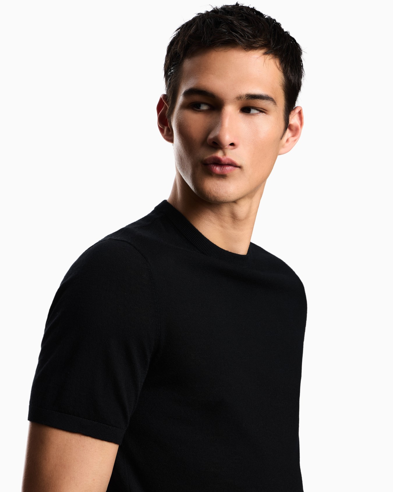 Short-sleeved jumper in a seamless plain-knit virgin wool Slide 4