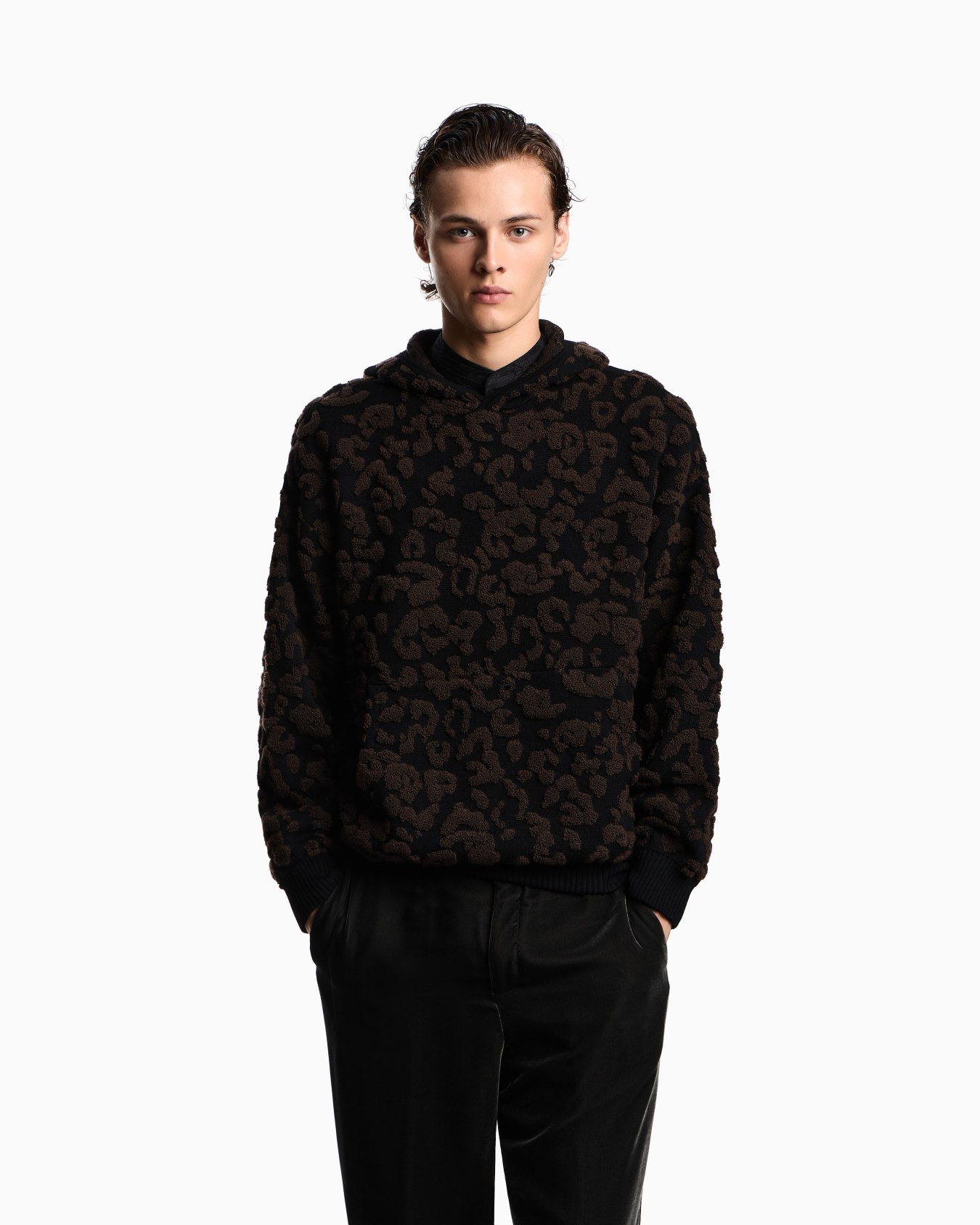 Jersey con capucha de lana virgen de tejido jacquard moteado Diapositiva 3