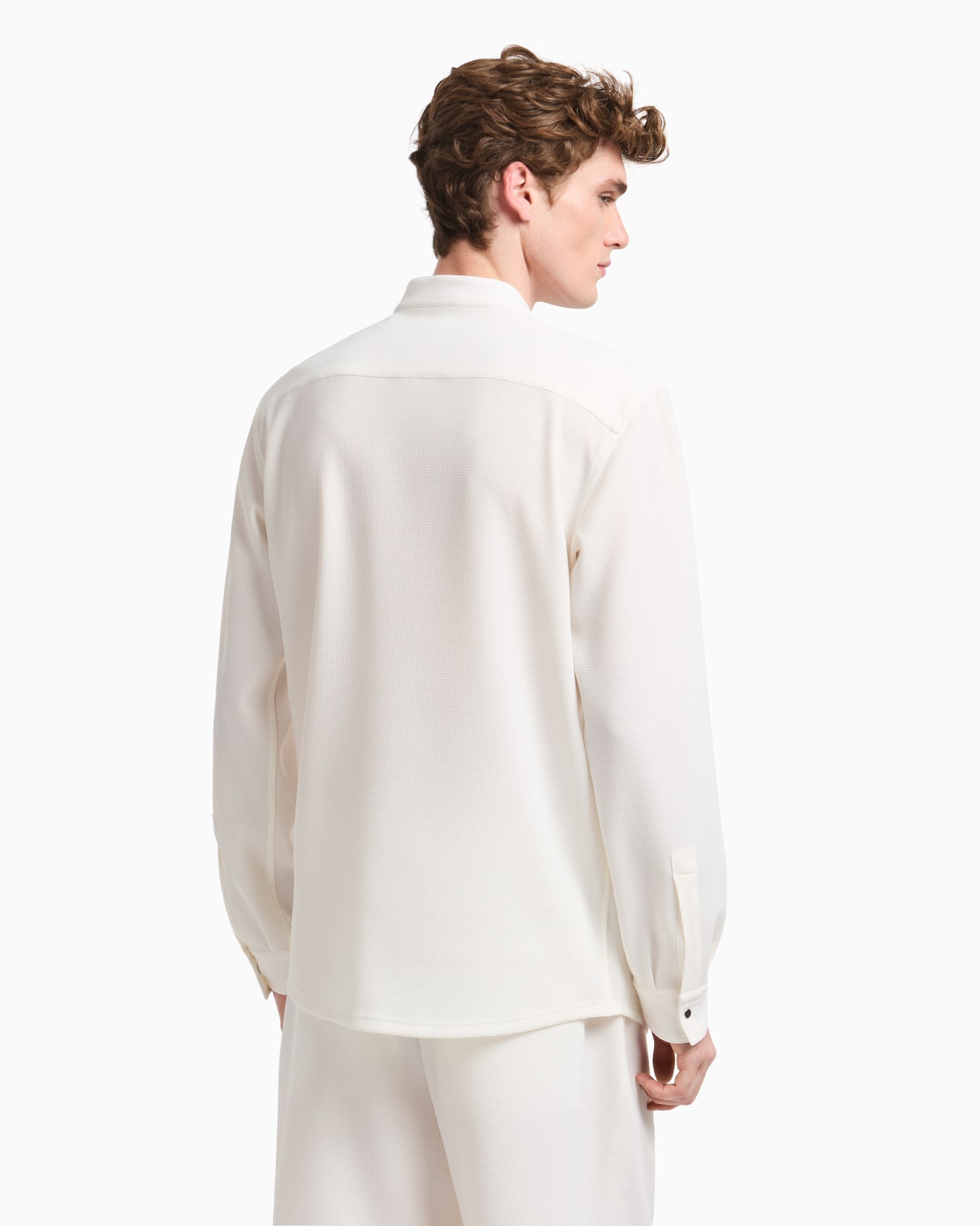 Icon guru-collar shirt in 3D piqué-effect jersey crêpe Slide 3