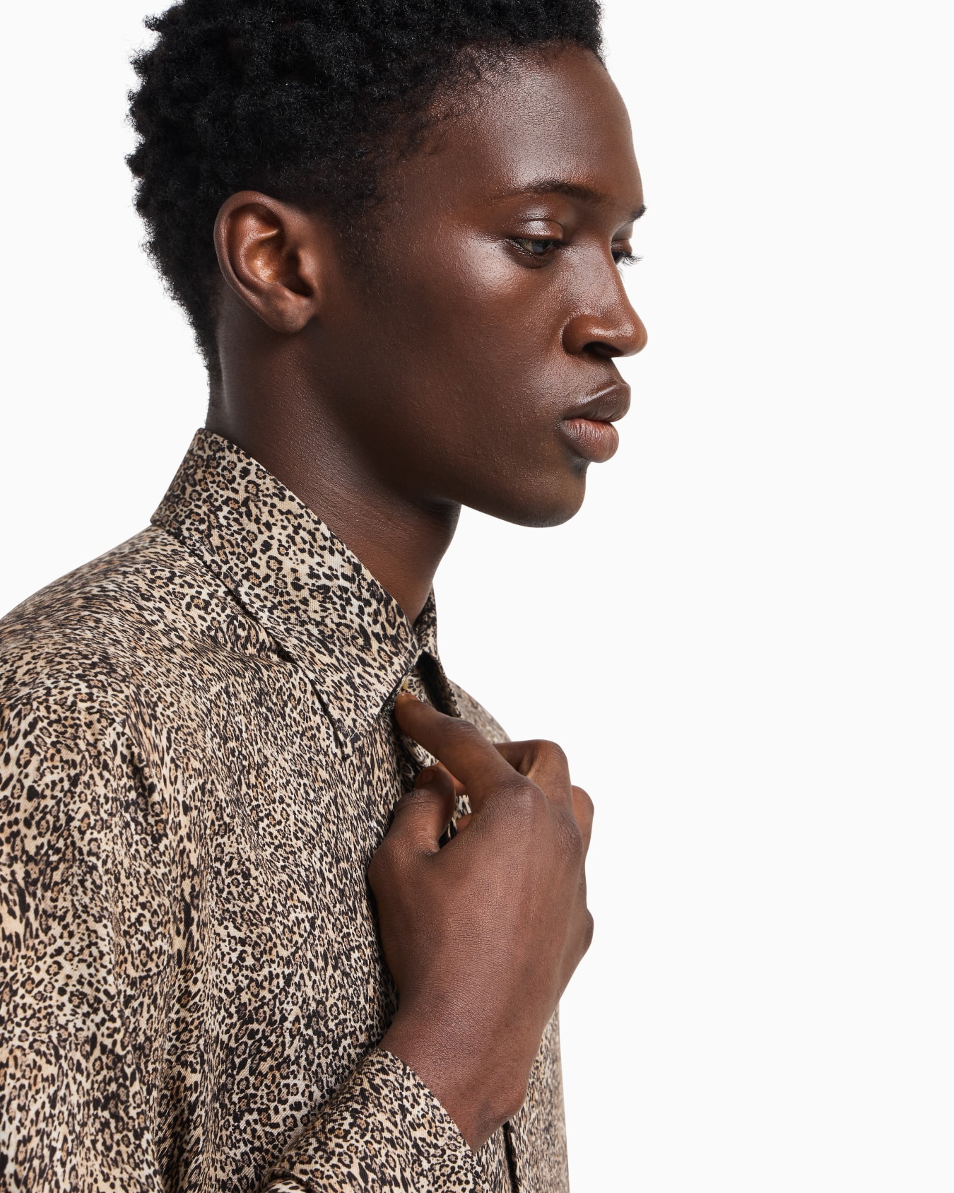 Camicia in tessuto fluido stampa animalier Slide 5