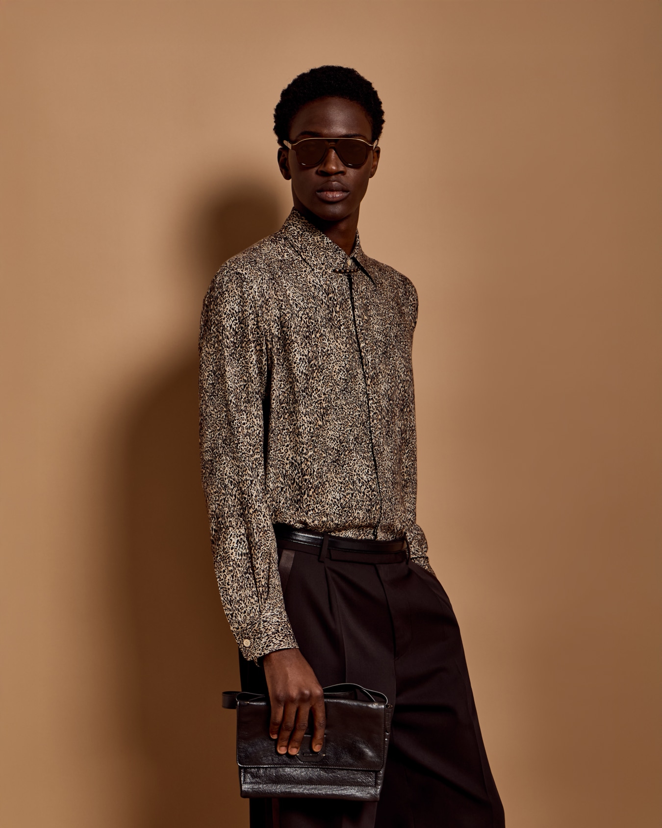 Camicia in tessuto fluido stampa animalier Slide 6