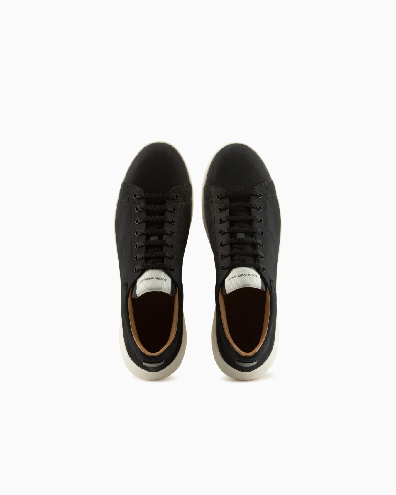 Sneakers en nubuck avec semelle crantée Diapositive 2
