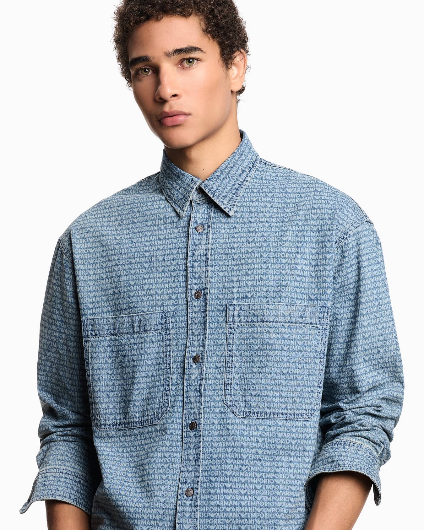 Comfort-fit denim shirt with all-over logo lettering print Slide 4