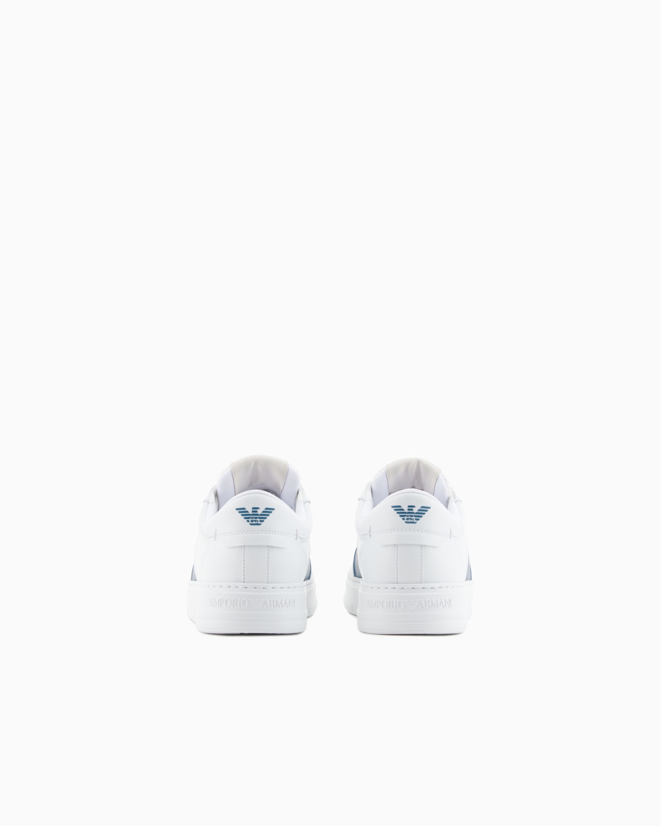 Leather sneakers with contrasting stripe Slide 3