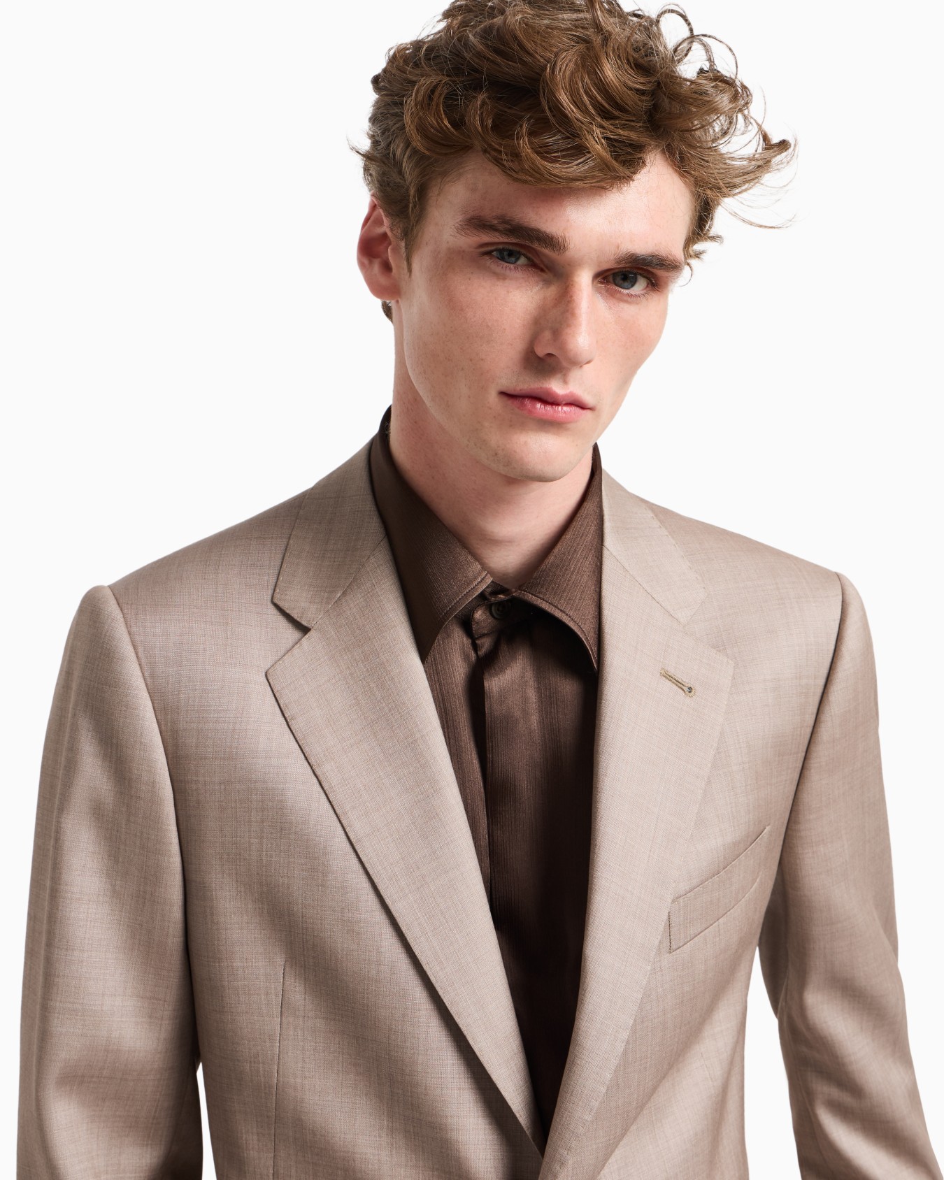 Single-breasted suit with micro jacquard made of a wool and silk blend Slide 5