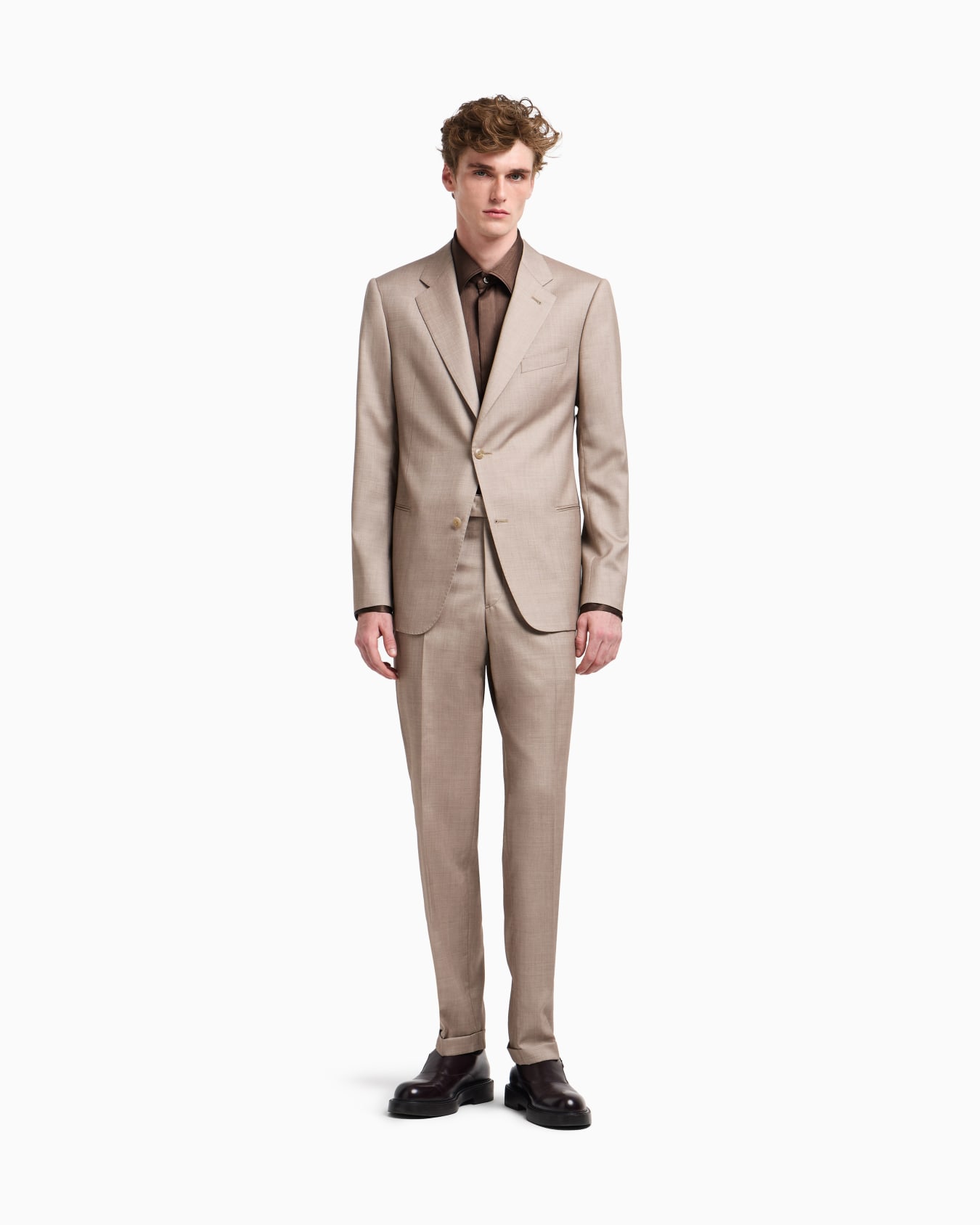 Single-breasted suit with micro jacquard made of a wool and silk blend Slide 4