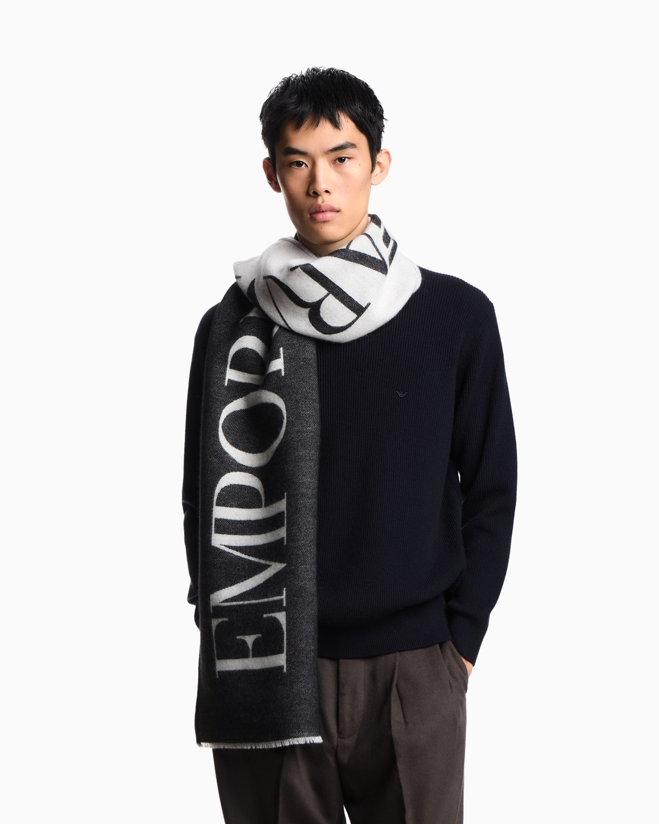 Two-tone wool-blend scarf with oversized logo Slide 2