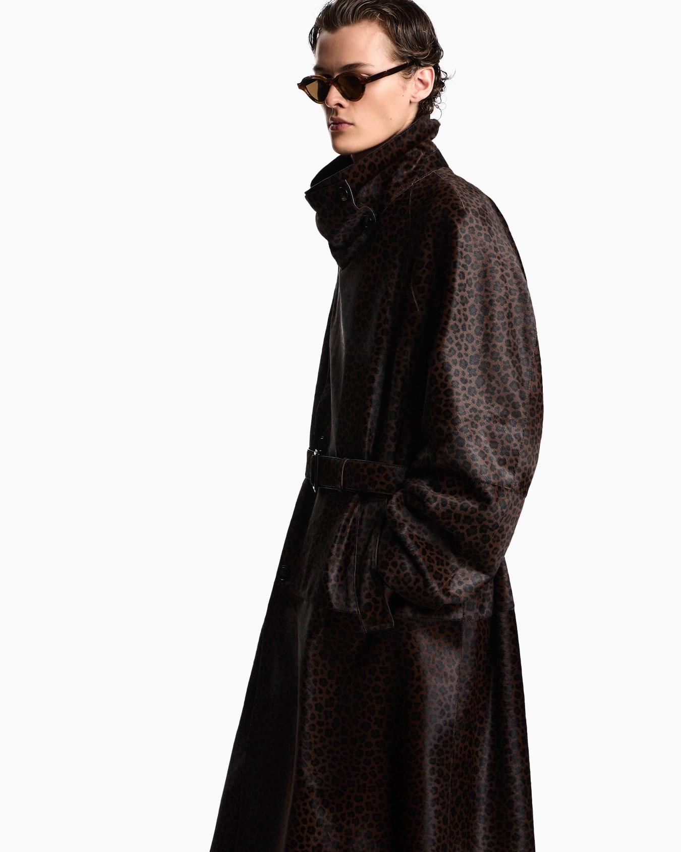 Animal-print pony hair trench coat Slide 3