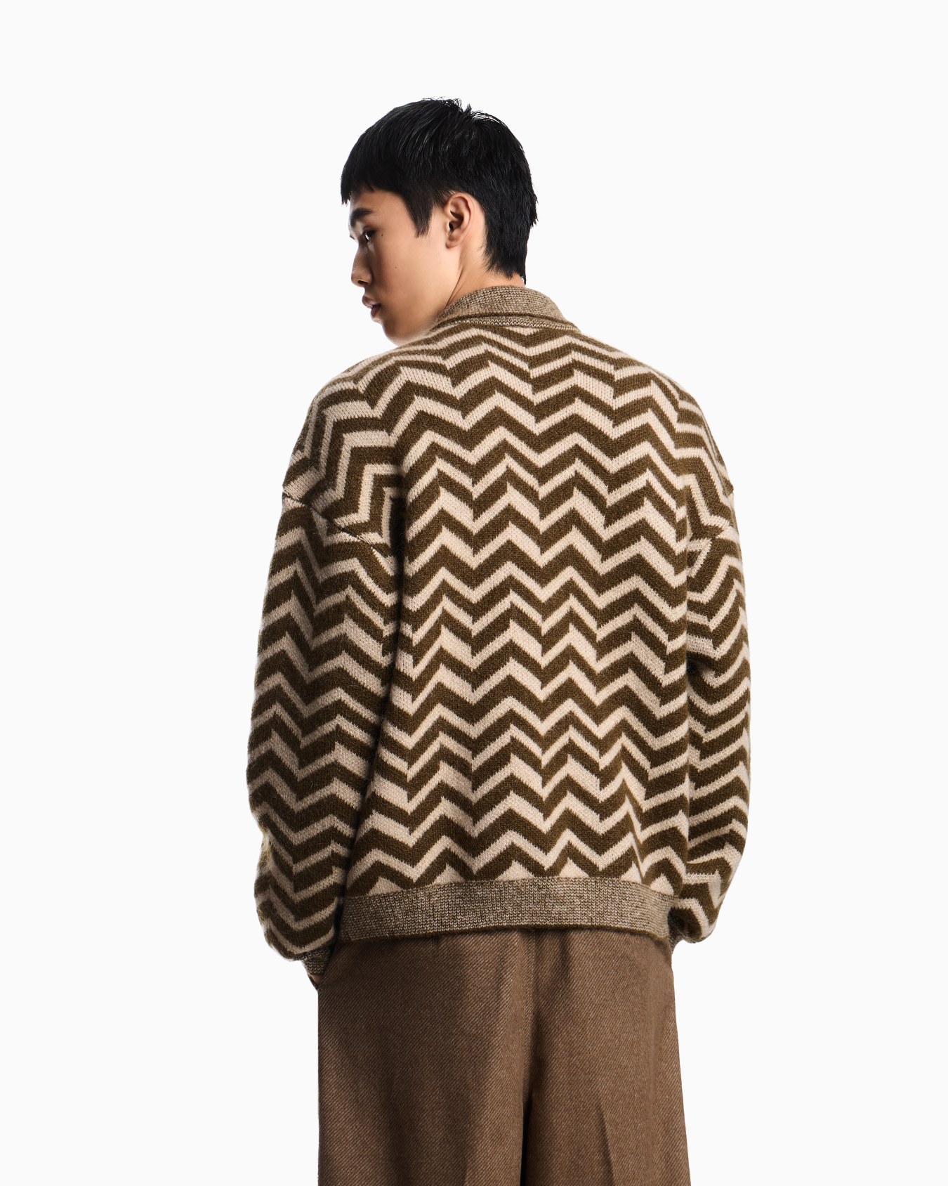 Jacquard wool-blend jumper with a chevron motif Slide 2
